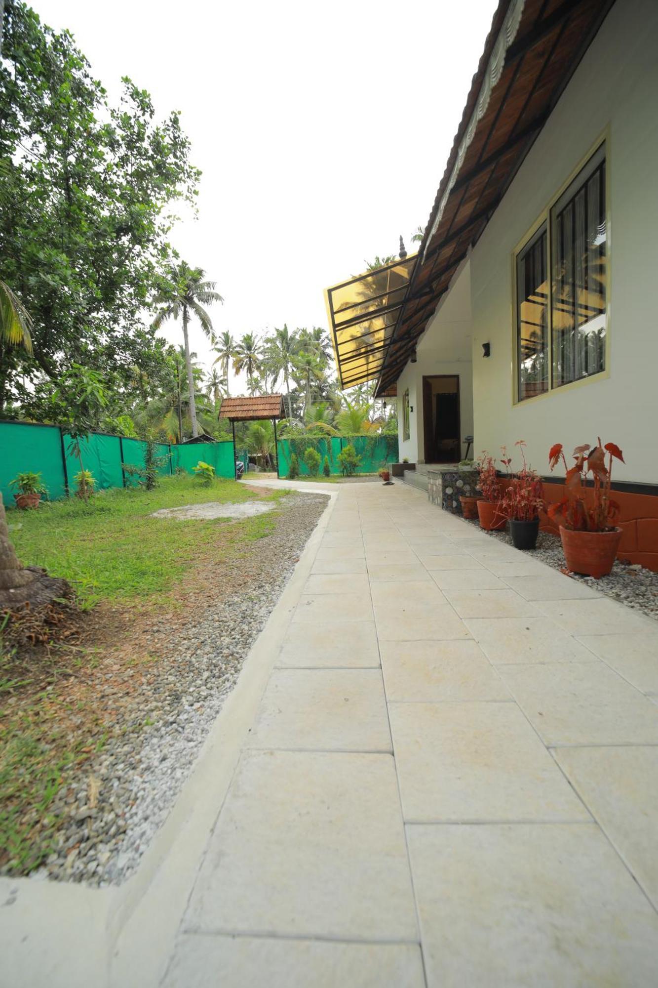 Апартаменты Prakruthi Residency Munroeisland Mundrothuruth Экстерьер фото